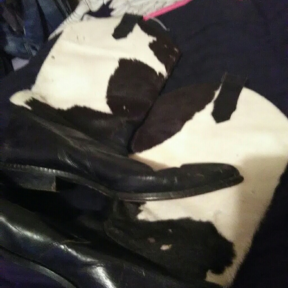 Black hairy boots